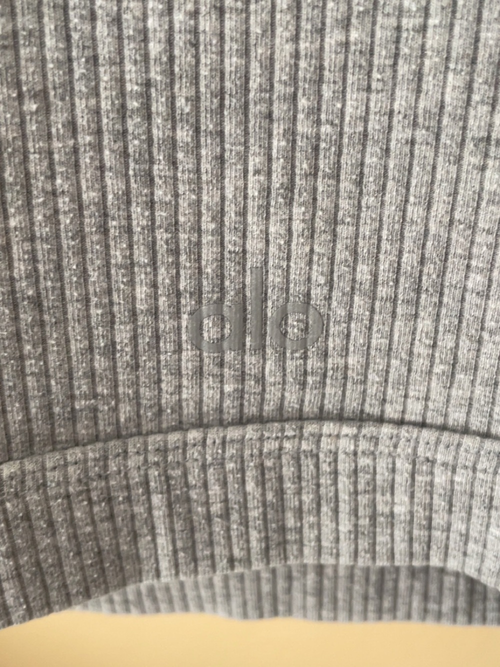 ALO Ribbed Grey Top - Picture 5 of 6